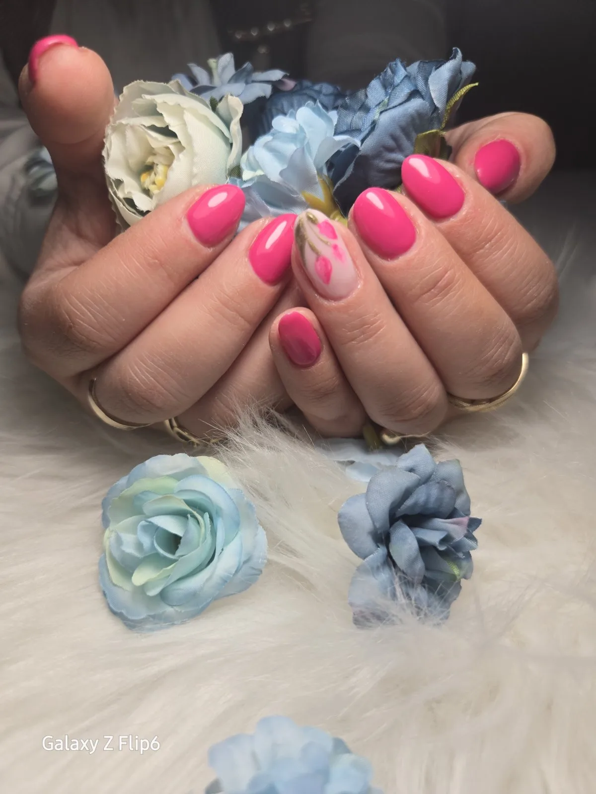 Професионален маникюр в салон за красота Beauty Studio Olay Добринище